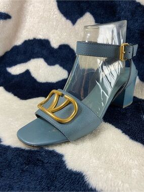 Valentino Garavani Duck Egg Blue Leather Block Heels Sandal Gold V Logo 40.5